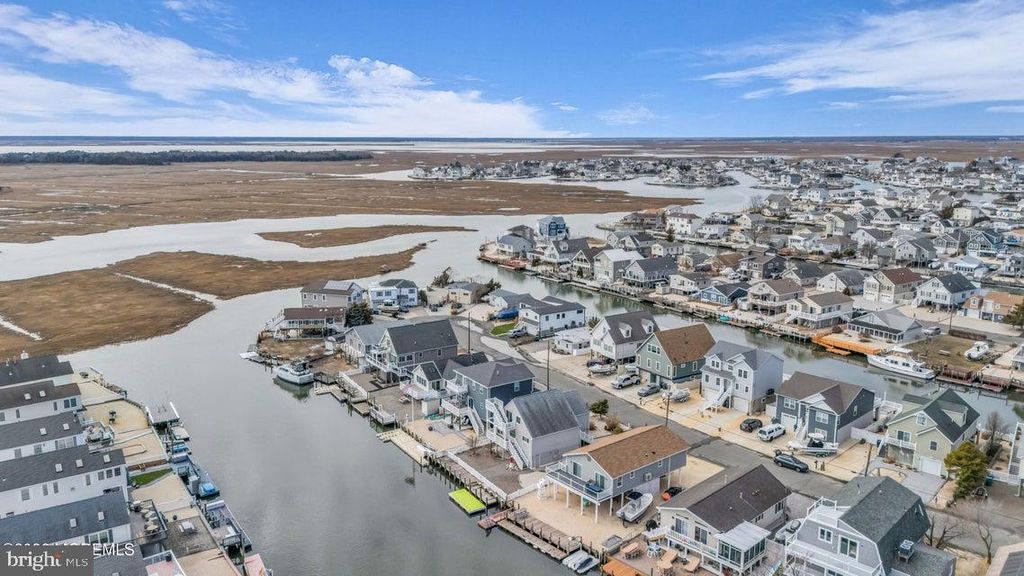 Image 54 of property listing at 143 S CAPTAINS DR, Tuckerton, NJ 08087