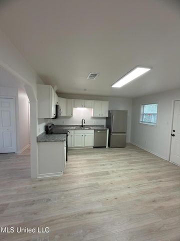 6517 Lancaster Boulevard, Ocean Springs, MS 39564