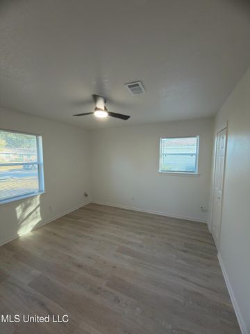 6517 Lancaster Boulevard, Ocean Springs, MS 39564