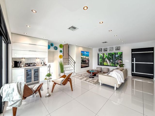 2628 SE 10th Street, Pompano Beach, FL 33062