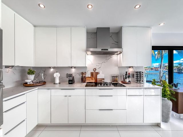 2628 SE 10th Street, Pompano Beach, FL 33062