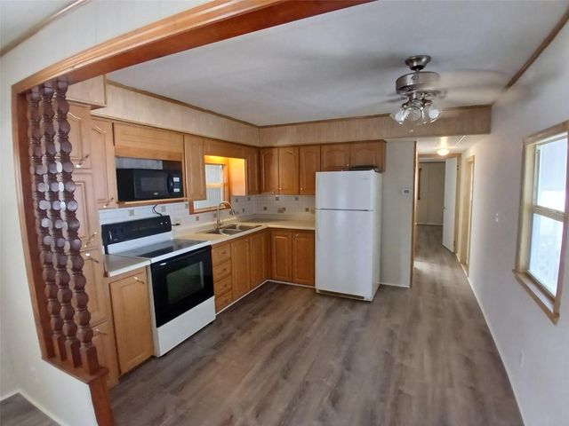 110 52ND AVENUE TERRACE E, Bradenton, FL 34203