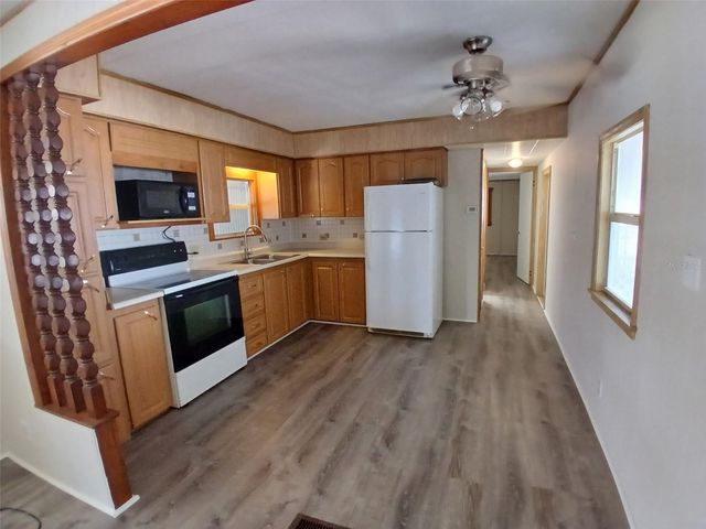110 52ND AVENUE TERRACE E, Bradenton, FL 34203