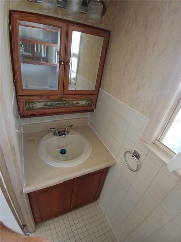 110 52ND AVENUE TERRACE E, Bradenton, FL 34203