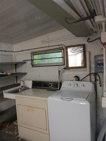 110 52ND AVENUE TERRACE E, Bradenton, FL 34203