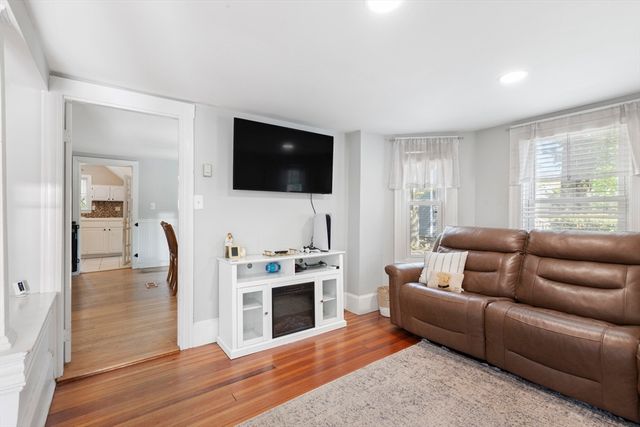 226 Central St, Foxboro, MA 02035