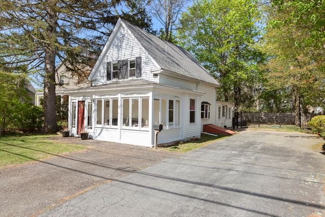 226 Central St, Foxboro, MA 02035