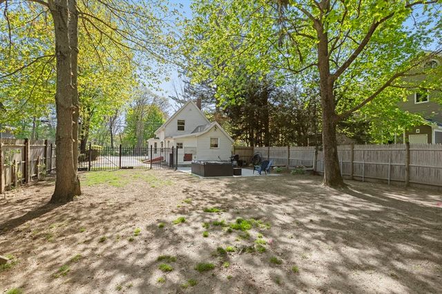 226 Central St, Foxboro, MA 02035