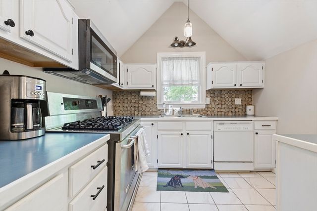 226 Central St, Foxboro, MA 02035