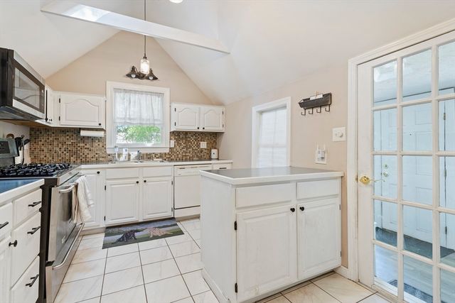 226 Central St, Foxboro, MA 02035