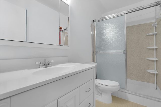 1560 Mckinley Street 210W, Hollywood, FL 33020