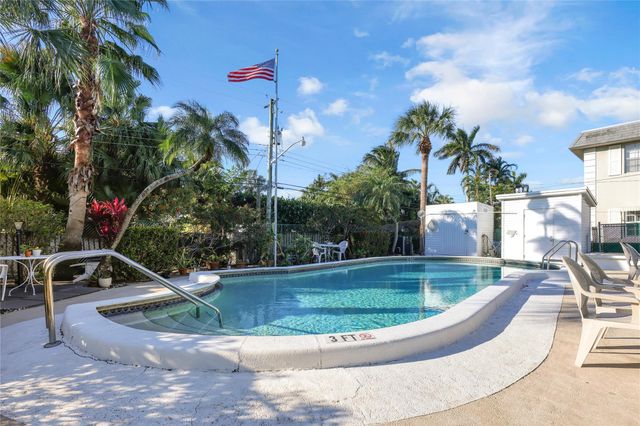 1560 Mckinley Street 210W, Hollywood, FL 33020
