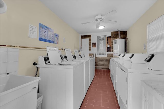 1560 Mckinley Street 210W, Hollywood, FL 33020