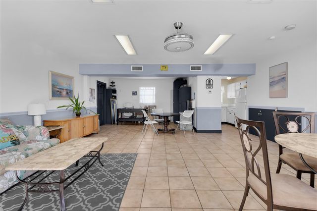 1560 Mckinley Street 210W, Hollywood, FL 33020