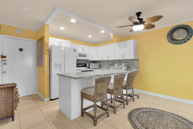 1560 Mckinley Street 210W, Hollywood, FL 33020