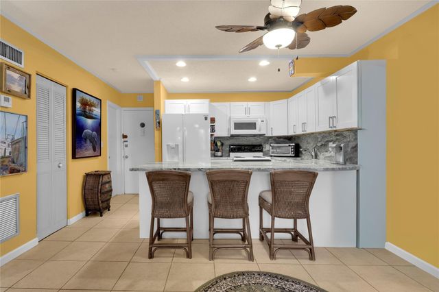 1560 Mckinley Street 210W, Hollywood, FL 33020