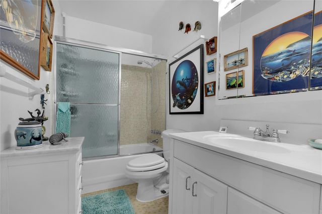 1560 Mckinley Street 210W, Hollywood, FL 33020