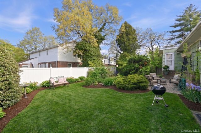 432 Maryland Avenue, Freeport, NY 11520