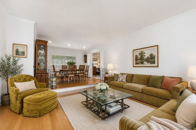 432 Maryland Avenue, Freeport, NY 11520
