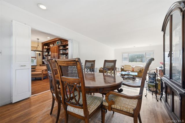 432 Maryland Avenue, Freeport, NY 11520