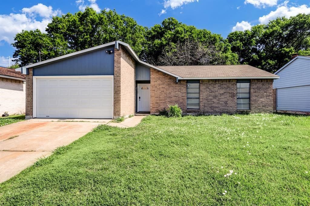 14107 Pinewest Drive, Houston, TX 77049
