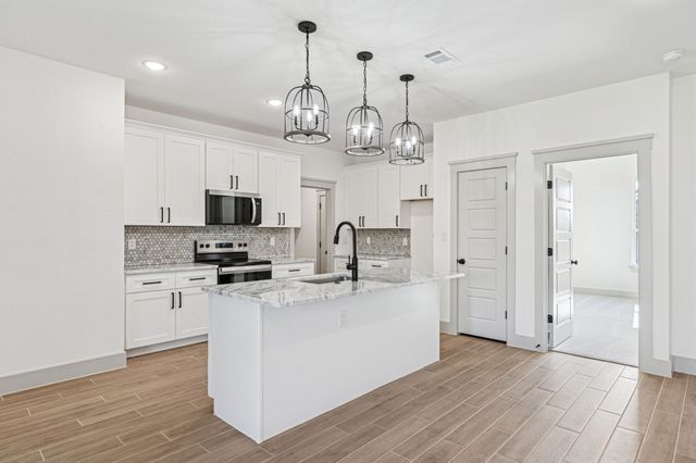 5012 Elizabeth Street, Granbury, TX 76048