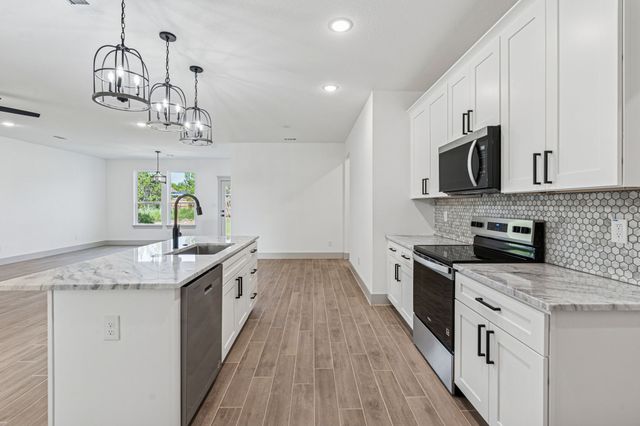 5012 Elizabeth Street, Granbury, TX 76048