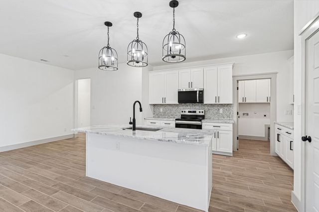 5012 Elizabeth Street, Granbury, TX 76048