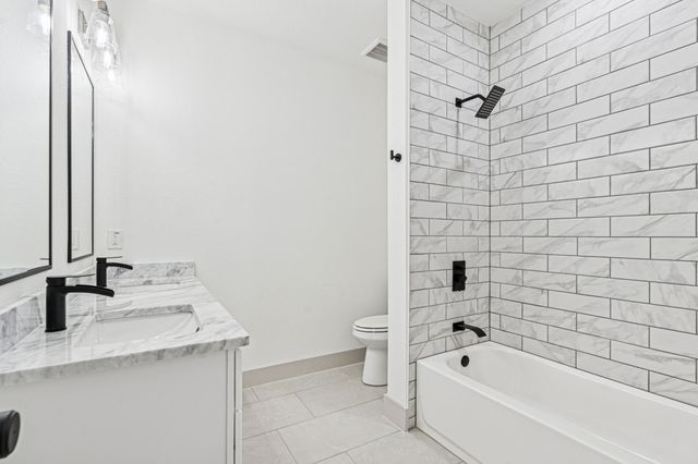 5012 Elizabeth Street, Granbury, TX 76048