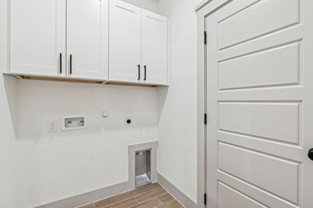 5012 Elizabeth Street, Granbury, TX 76048