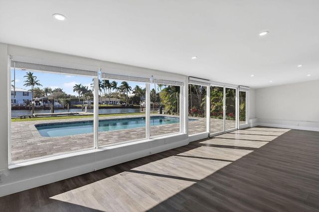 122 Arlington Place, West Palm Beach, FL 33405