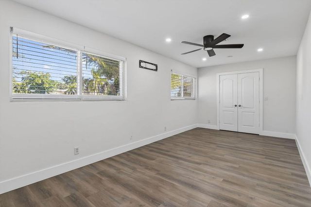 122 Arlington Place, West Palm Beach, FL 33405