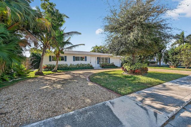 122 Arlington Place, West Palm Beach, FL 33405