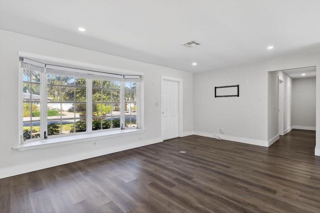 122 Arlington Place, West Palm Beach, FL 33405