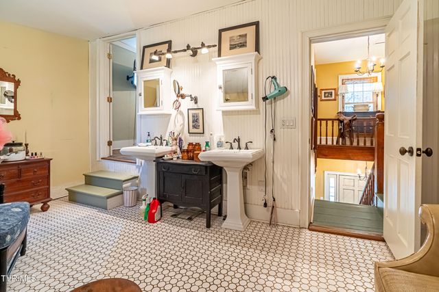 22601 Green Springs Church Road, Abingdon, VA 24211