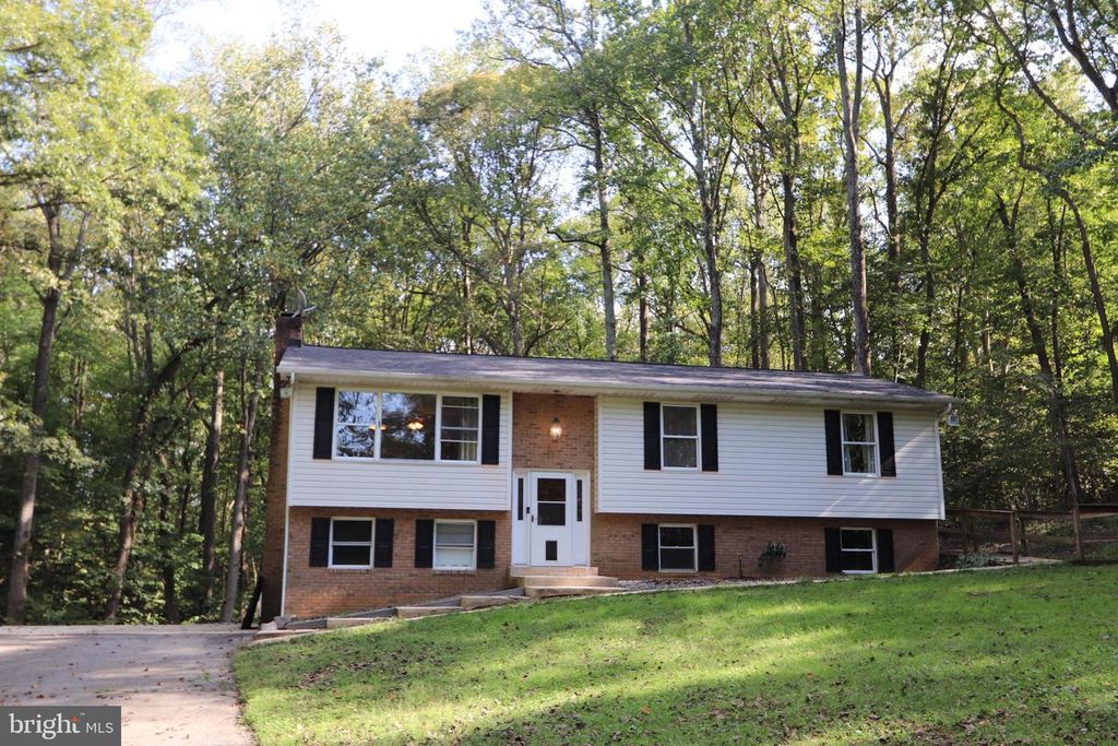 8798 GUNSTON RD, Welcome, MD 20693