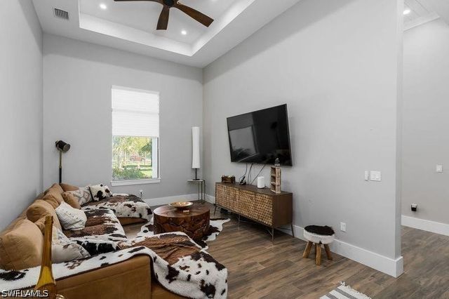 709 15th ST SW, Naples, FL 34117