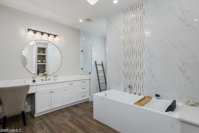 709 15th ST SW, Naples, FL 34117