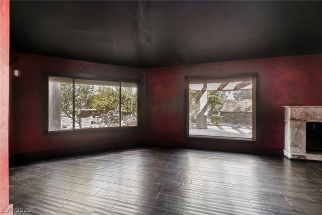 7296 Mission Hills Drive, Las Vegas, NV 89113