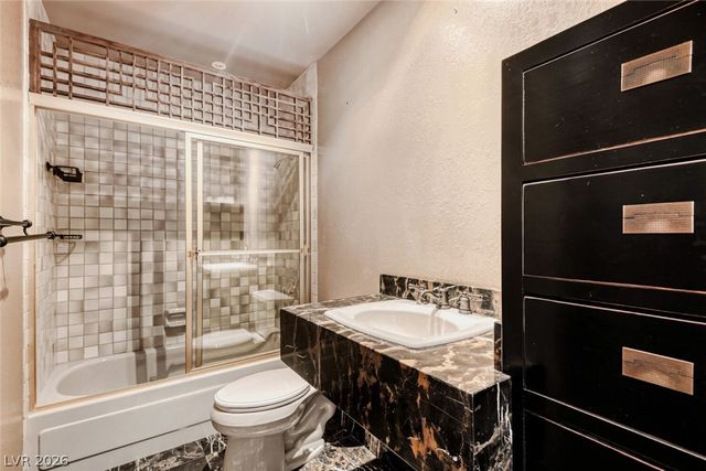 7296 Mission Hills Drive, Las Vegas, NV 89113