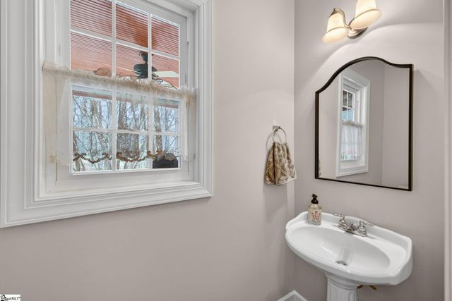 18 Dapple Gray Court, Simpsonville, SC 29680