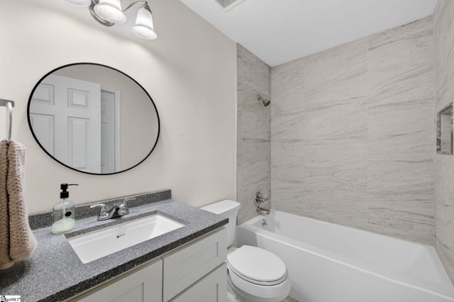 18 Dapple Gray Court, Simpsonville, SC 29680