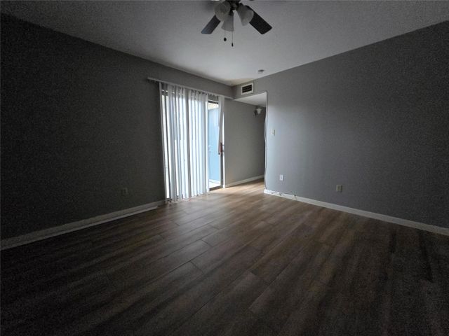 6401 Deihl Road 1006, Houston, TX 77092