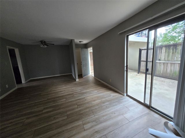 6401 Deihl Road 1006, Houston, TX 77092