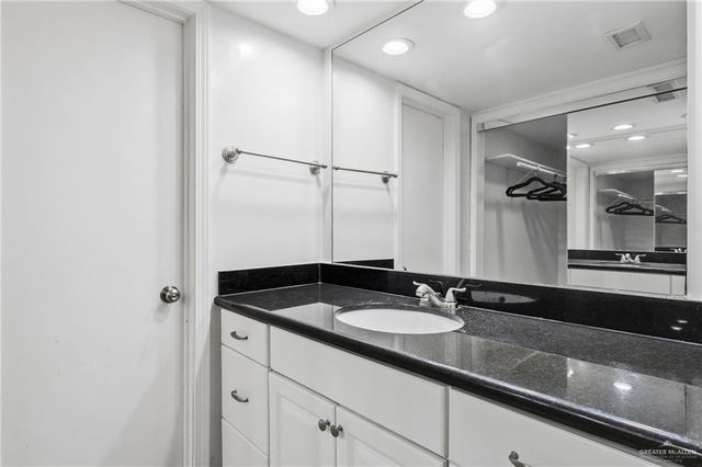 2900 Ashley Drive 101, Pharr, TX 78577