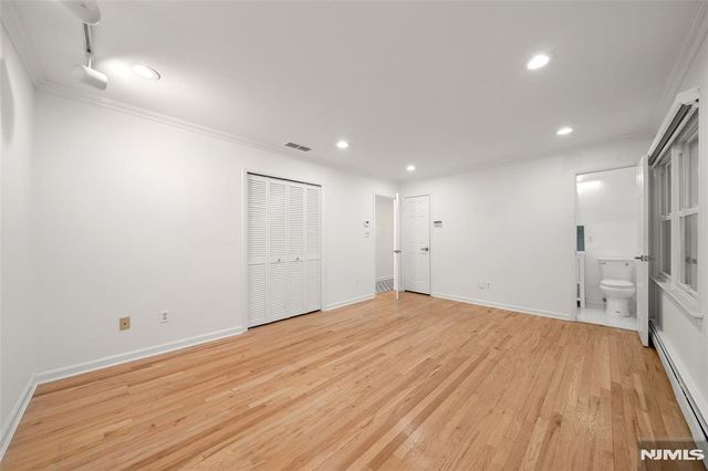 31 Hooks Lane 7, Edgewater, NJ 07020