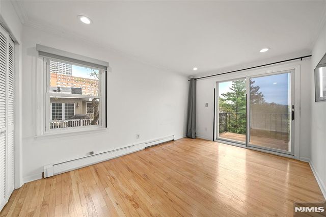 31 Hooks Lane 7, Edgewater, NJ 07020