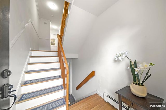 31 Hooks Lane 7, Edgewater, NJ 07020