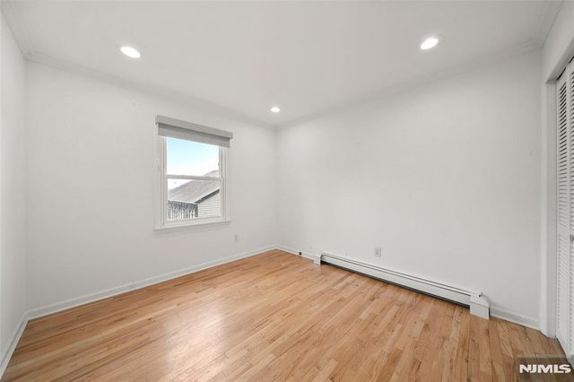 31 Hooks Lane 7, Edgewater, NJ 07020