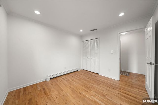 31 Hooks Lane 7, Edgewater, NJ 07020